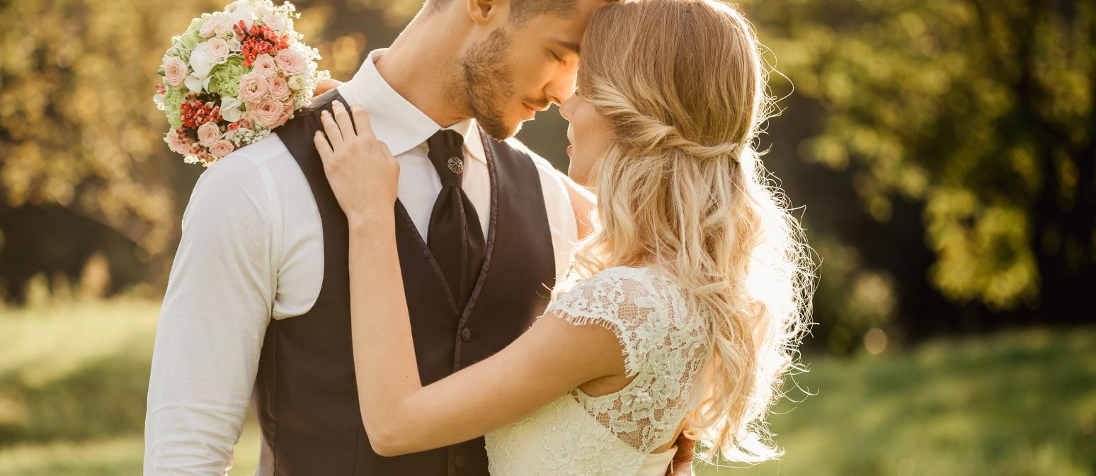 Top Tips for Affordable Range Rover Hire for Weddings and Events